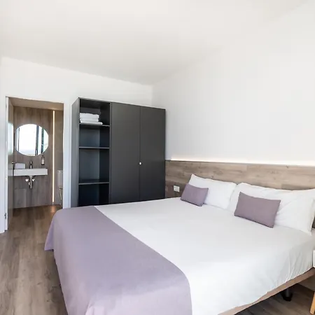 科姆塔特圣霍尔迪公寓式酒店 公寓式酒店 普拉加德阿罗