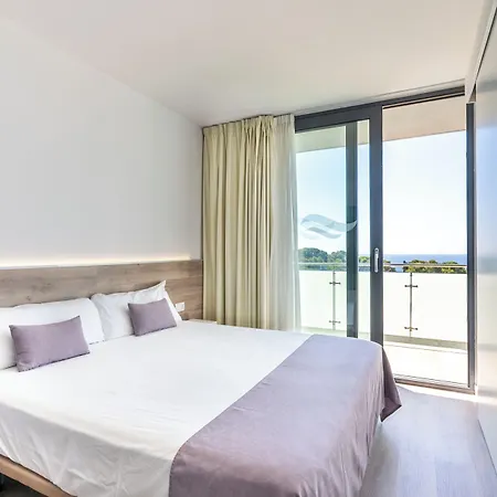 科姆塔特圣霍尔迪公寓式酒店 3* 普拉加德阿罗