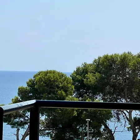 科姆塔特圣霍尔迪公寓式酒店 3* 普拉加德阿罗