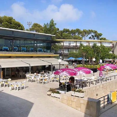 科姆塔特圣霍尔迪公寓式酒店 3*