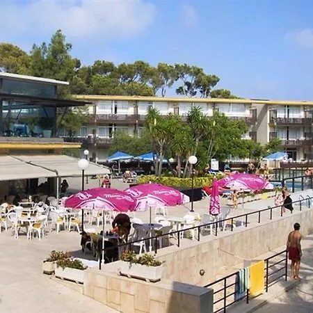 科姆塔特圣霍尔迪公寓式酒店 3*